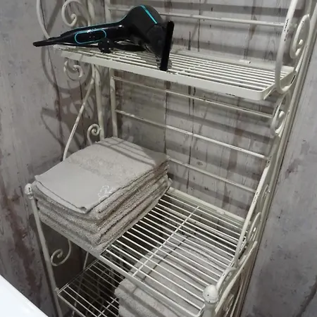 La Lauriere ベッド・アンド・ブレックファスト 3*